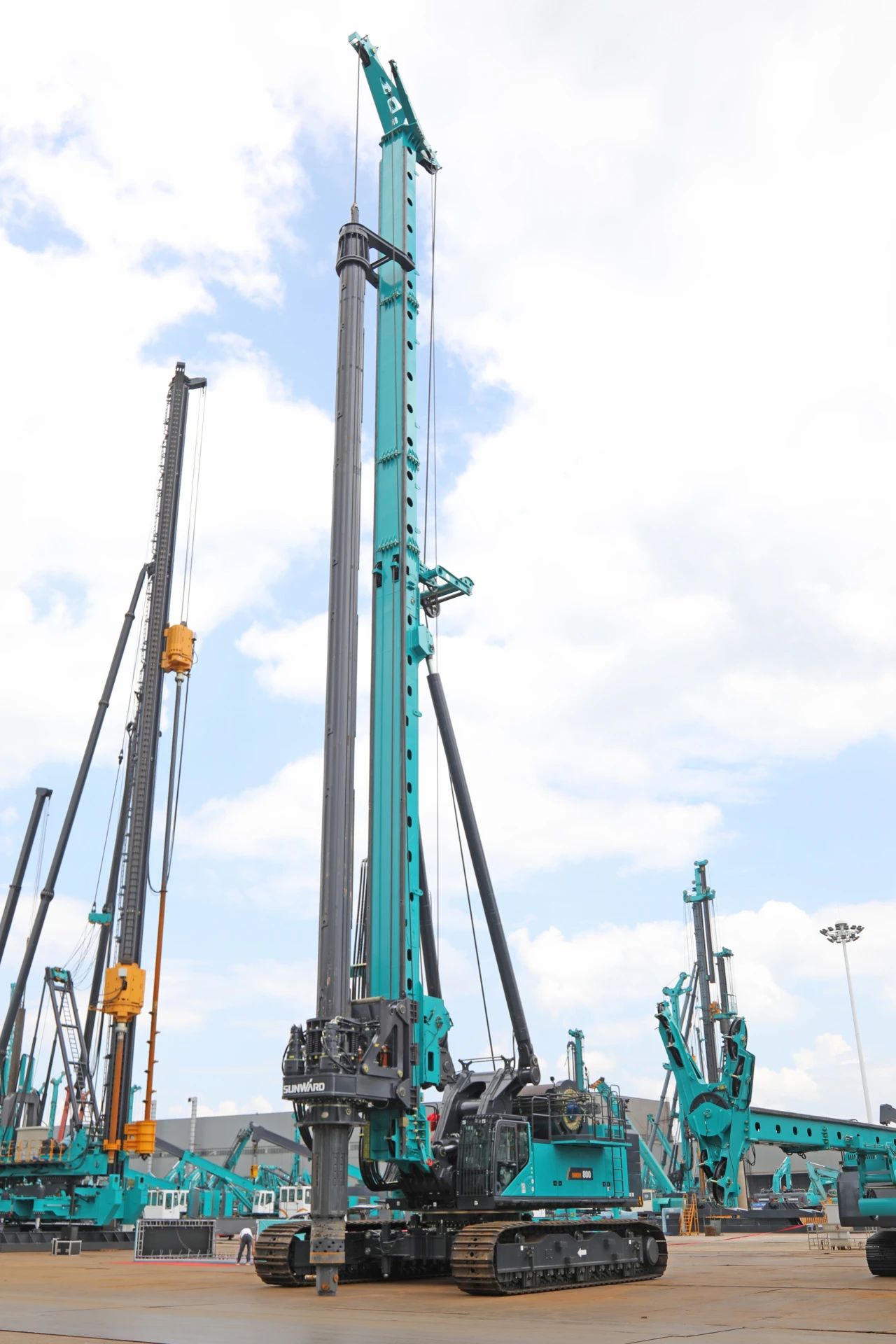 “破紀錄王者”再出征！山河智能SWDM800旋挖鉆機成功交機